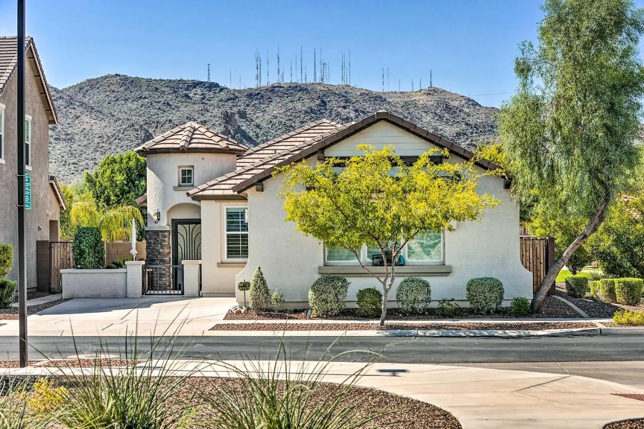 Phoenix Home With Ev Charger And Pool Access! 度假居