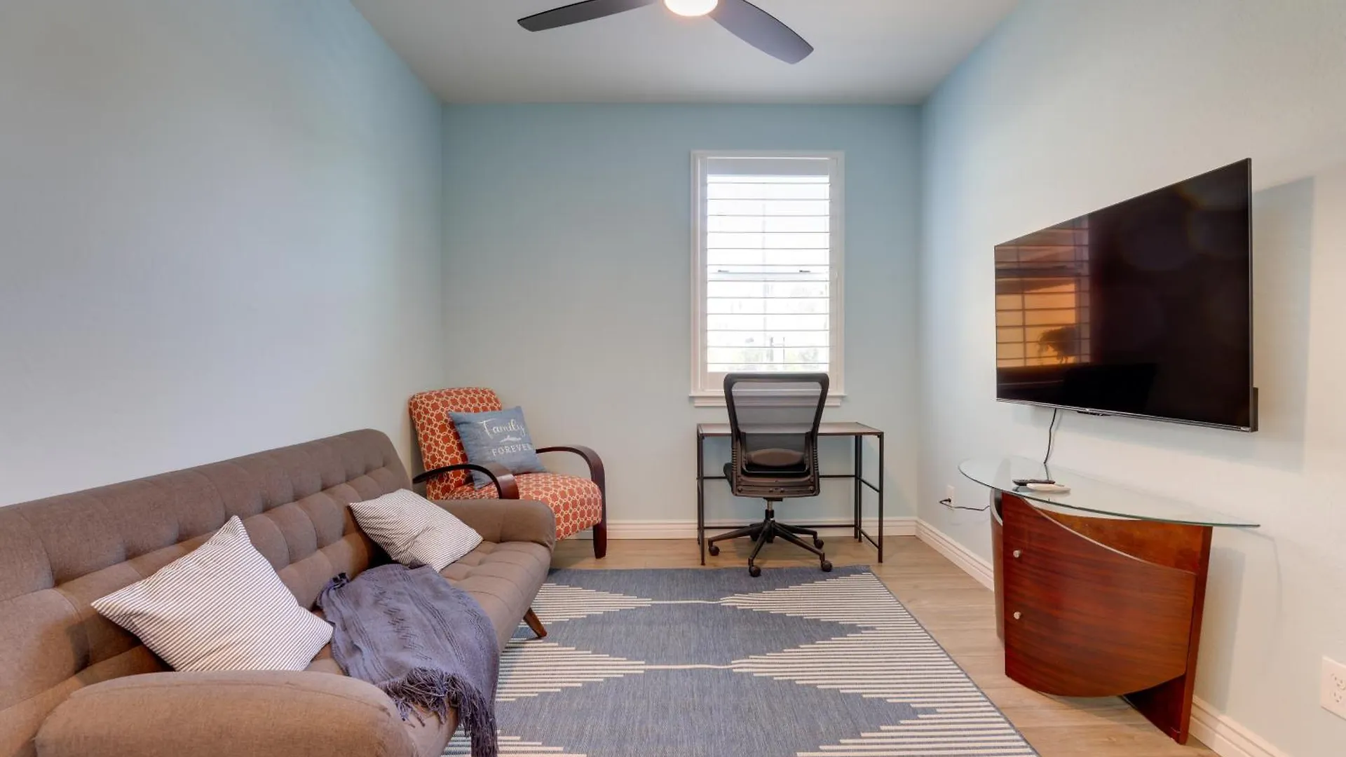 Phoenix Home With Ev Charger And Pool Access!